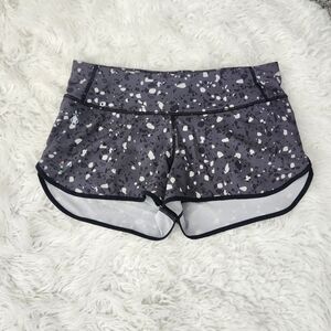 Smartwool Women's Active Lined Short. Regular fit Interior drawcord 2.75” inseam